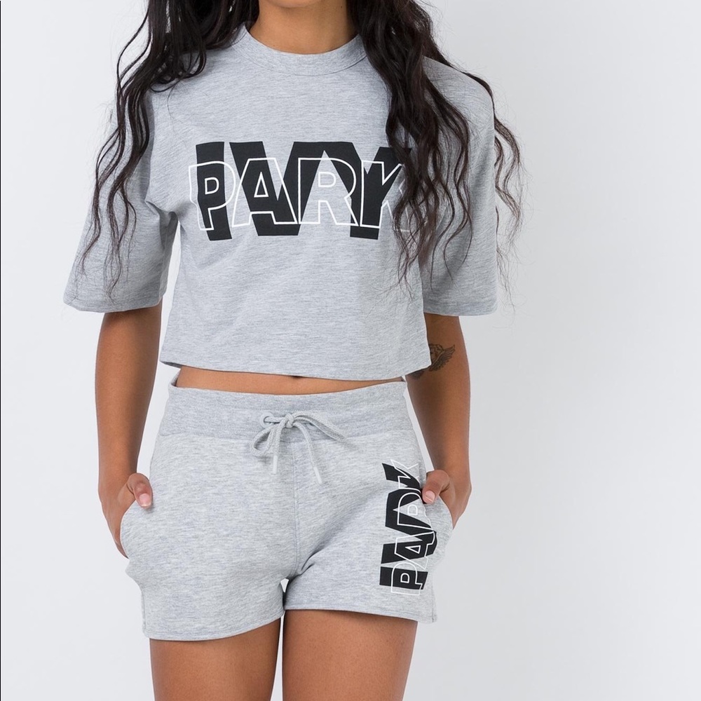 NWT IVY PARK Drawstring Logo shorts-Gray